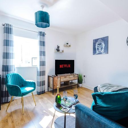 Stylish Chester City Centre Apartment By 53 Degrees Property, Ideal For Couples & Business Professionals - Sleeps 4 Екстериор снимка
