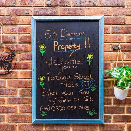 Stylish Chester City Centre Apartment By 53 Degrees Property, Ideal For Couples & Business Professionals - Sleeps 4 Екстериор снимка
