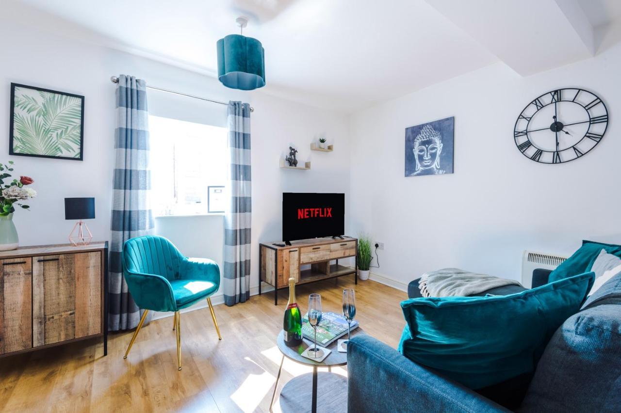 Stylish Chester City Centre Apartment By 53 Degrees Property, Ideal For Couples & Business Professionals - Sleeps 4 Екстериор снимка