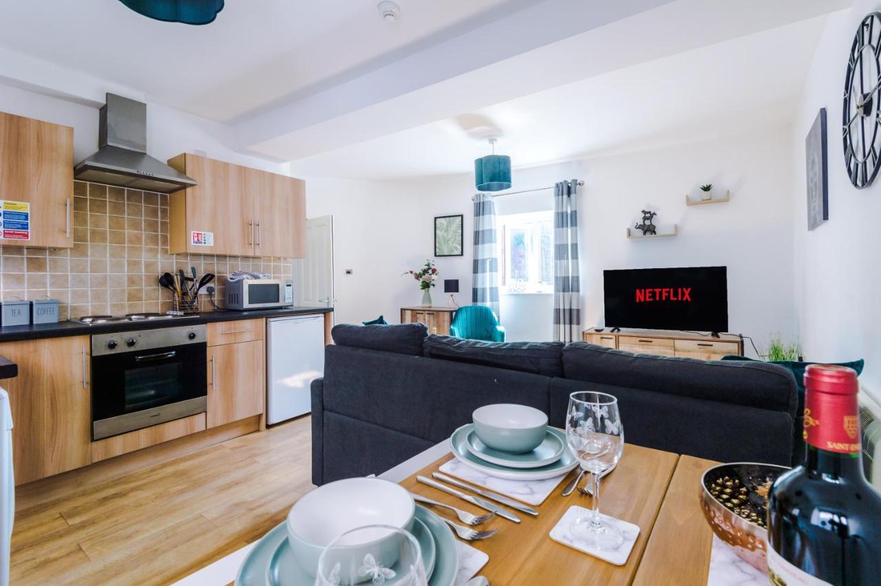 Stylish Chester City Centre Apartment By 53 Degrees Property, Ideal For Couples & Business Professionals - Sleeps 4 Екстериор снимка