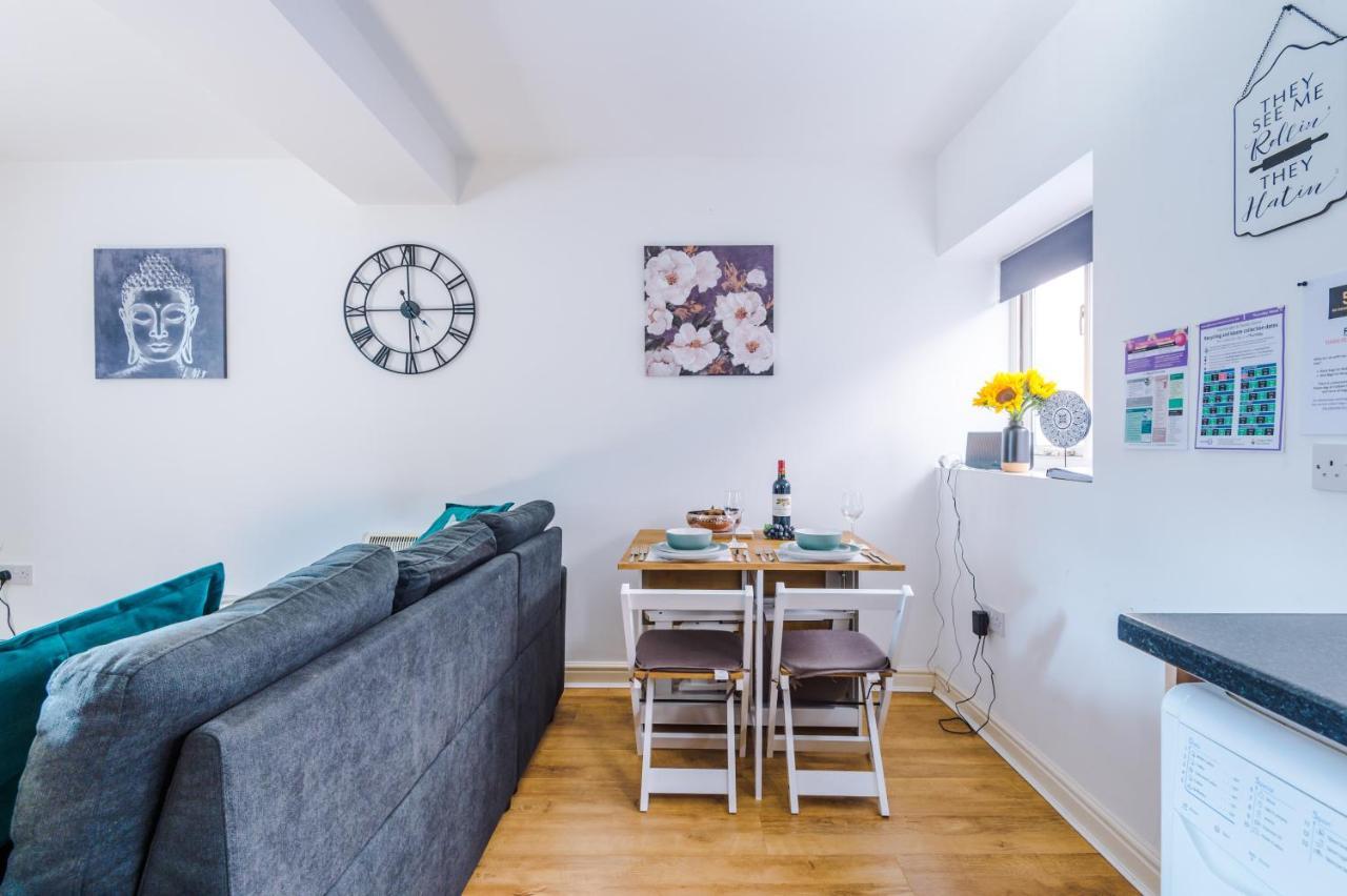 Stylish Chester City Centre Apartment By 53 Degrees Property, Ideal For Couples & Business Professionals - Sleeps 4 Екстериор снимка