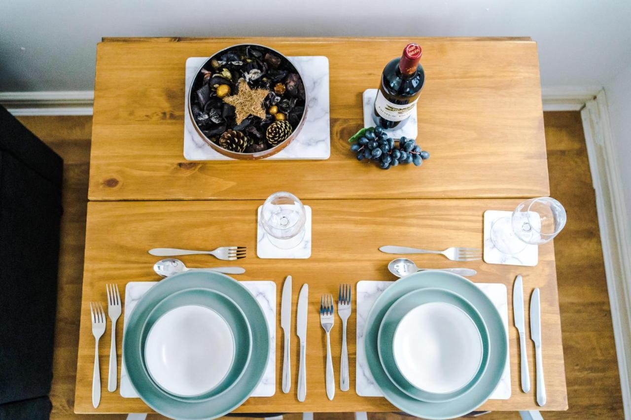 Stylish Chester City Centre Apartment By 53 Degrees Property, Ideal For Couples & Business Professionals - Sleeps 4 Екстериор снимка