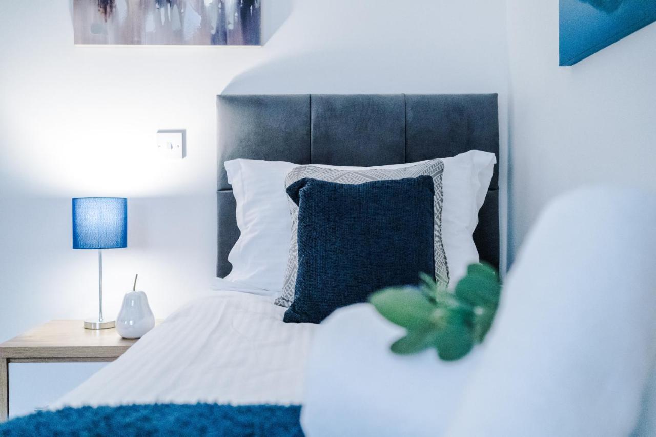 Stylish Chester City Centre Apartment By 53 Degrees Property, Ideal For Couples & Business Professionals - Sleeps 4 Екстериор снимка